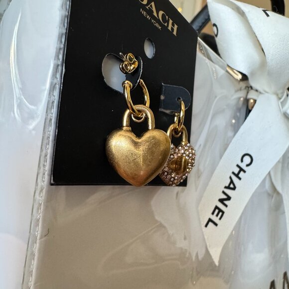 Coach Heart Turnlock Pavé Huggie Earrings (Gold/Pink Multi) - NWT - Picture 7 of 9